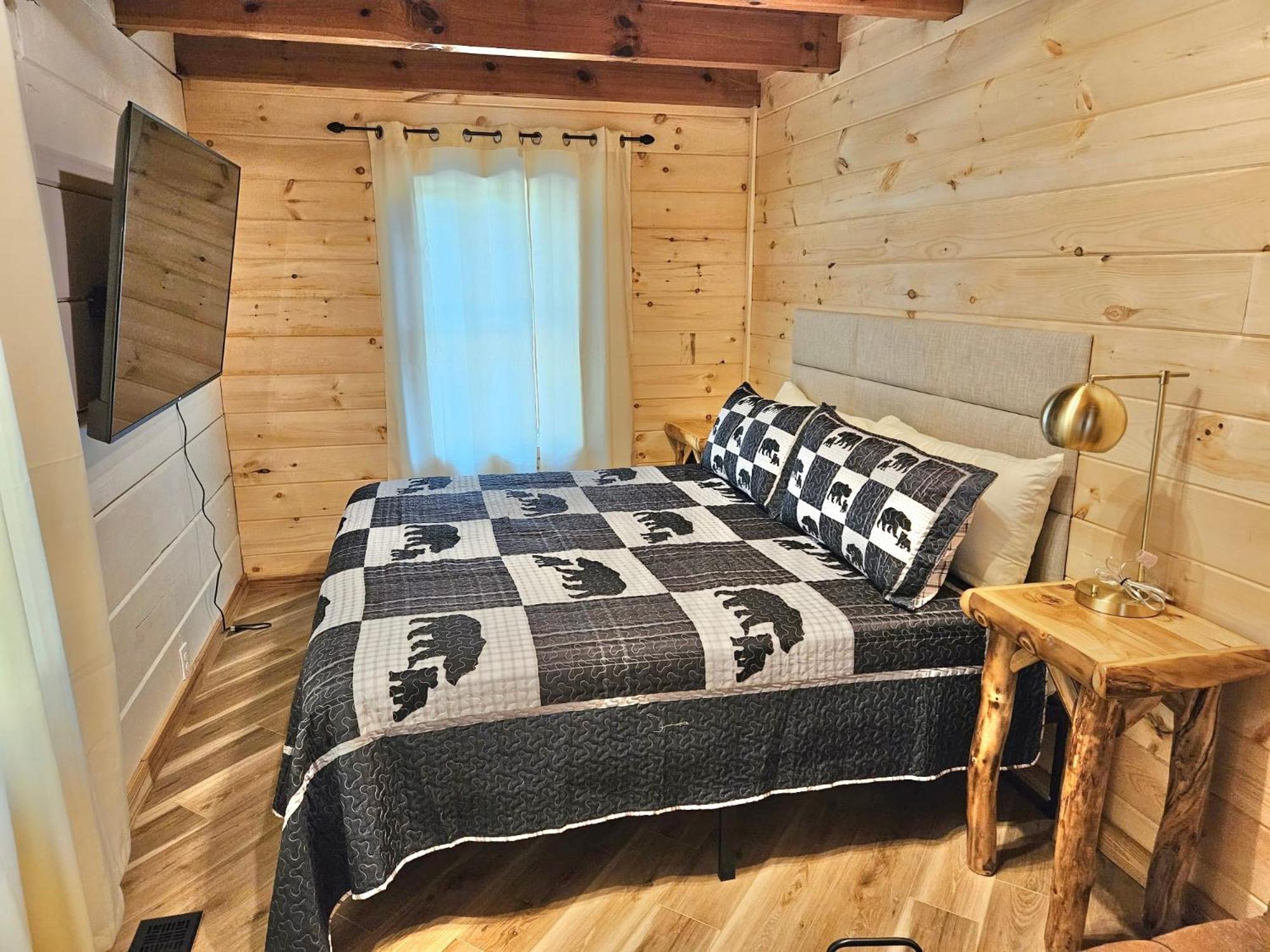 Modern Lake Side Nest• Hotub Fenced Yard King Beds Sevierville Exterior photo